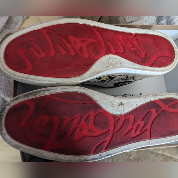 Christian Louboutin - Picture 4 of 4